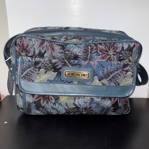 Vintage Jordache Blue Floral Overnight Bag Feet Pockets 15x10.5 - Picture 1 of 9